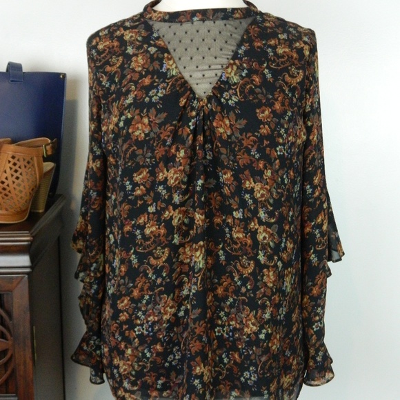 Suzanne Betro Tops - Suzanne Betro Floral Ruffle Sleeve Blouse, XL